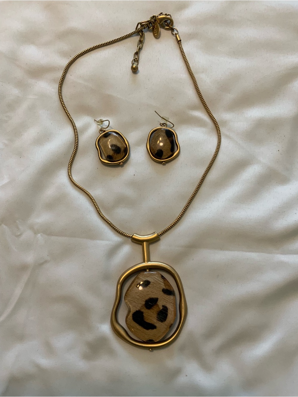 Chicos Gold-Tone Pendant Necklace Leopard Print Accent w/Matching Drop Earrings